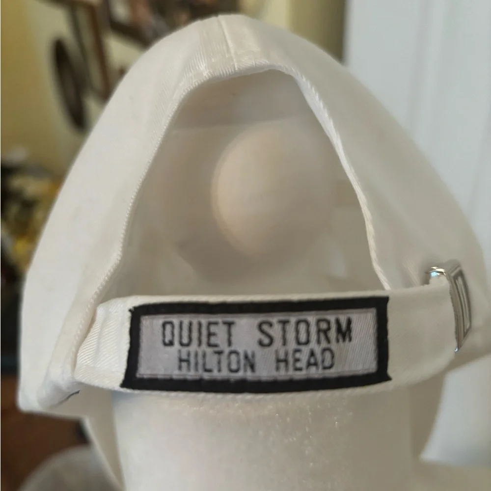 THE QUIET STORM White Hat *NWOT*